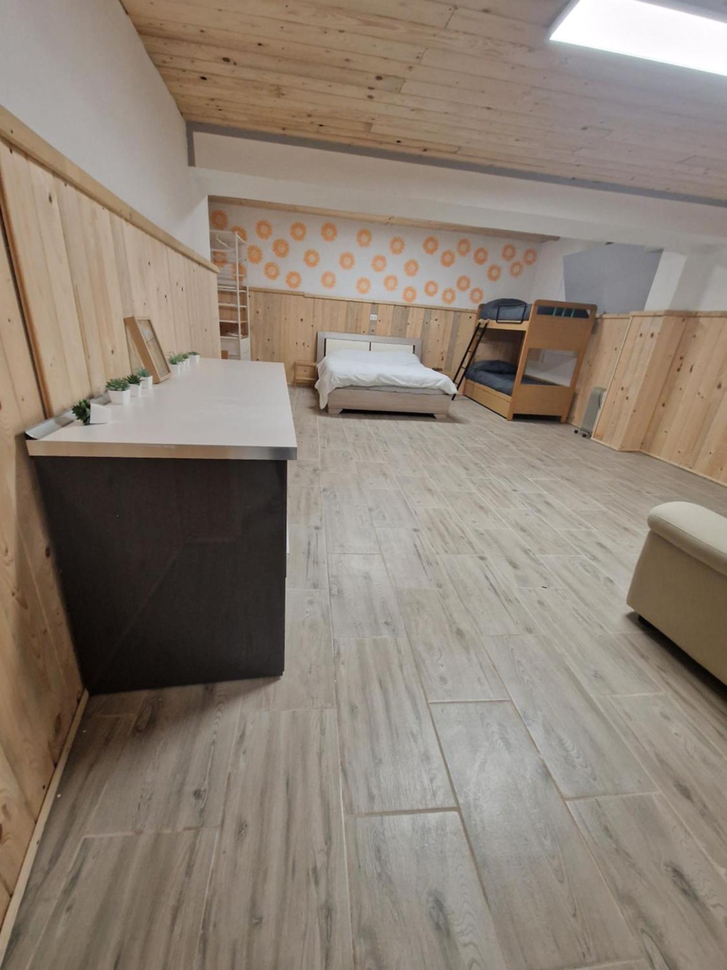 Underground Home Vicino Metropolitana Comasina 코르마노 외부 사진