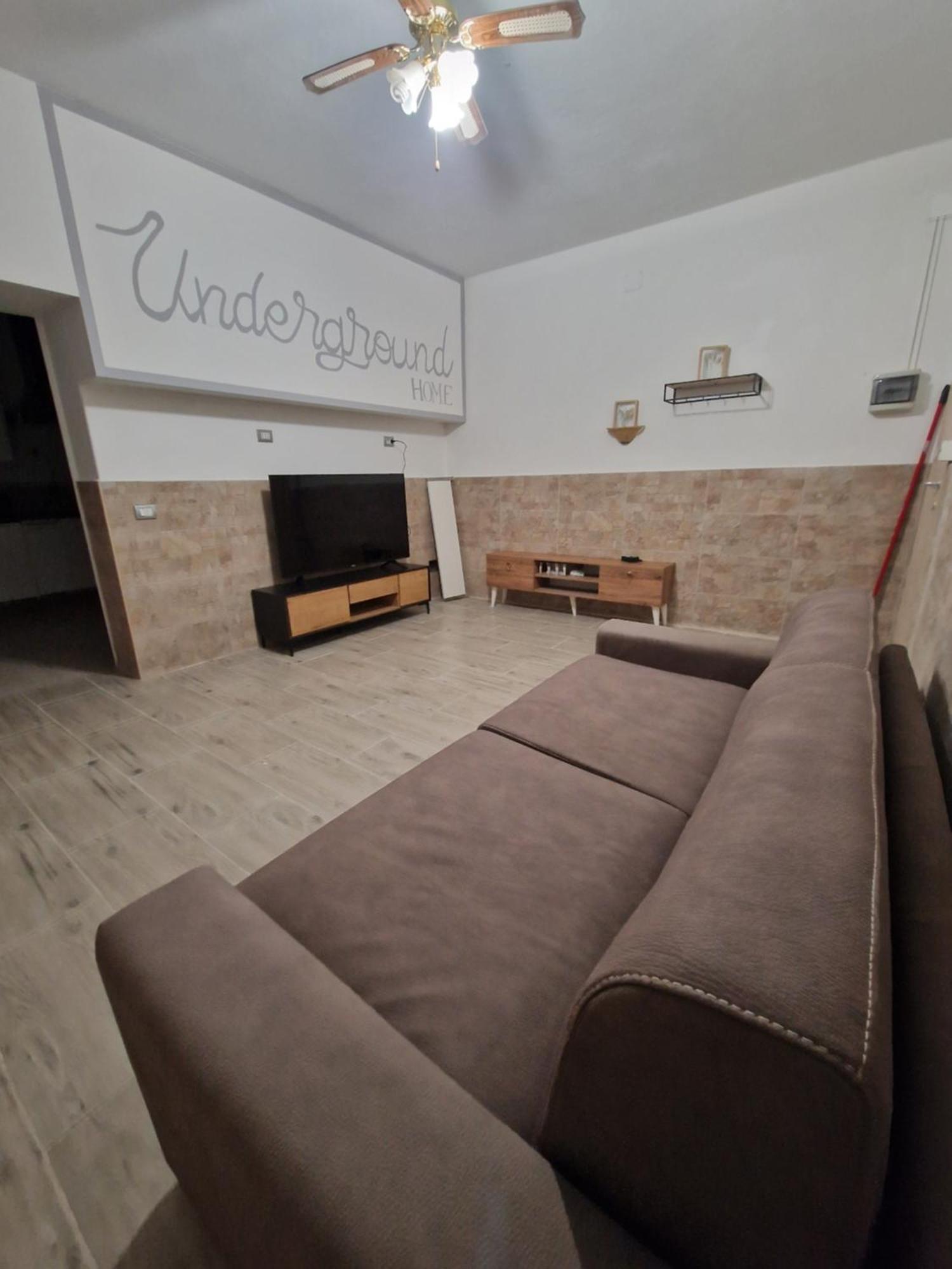 Underground Home Vicino Metropolitana Comasina 코르마노 외부 사진