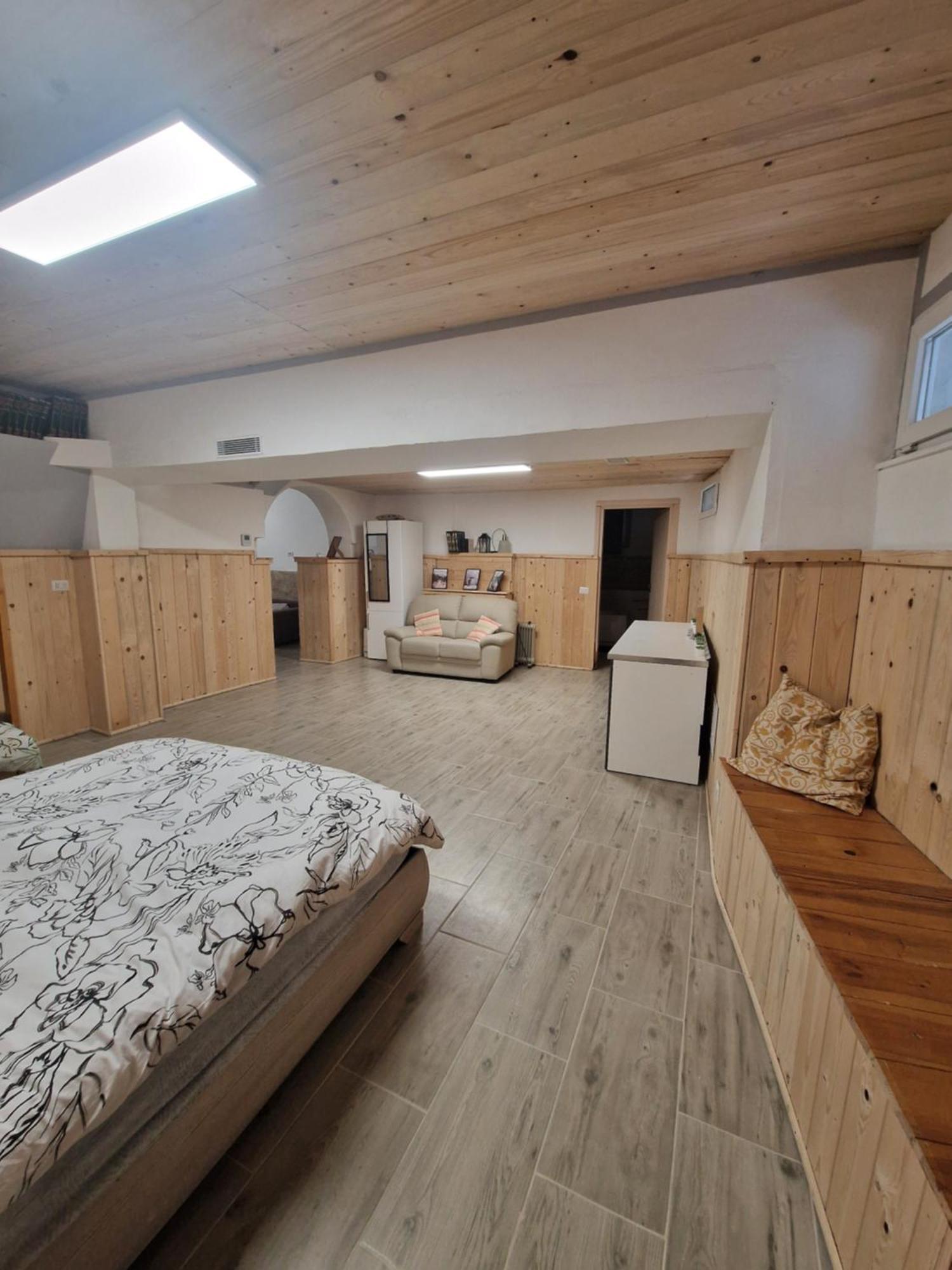 Underground Home Vicino Metropolitana Comasina 코르마노 외부 사진